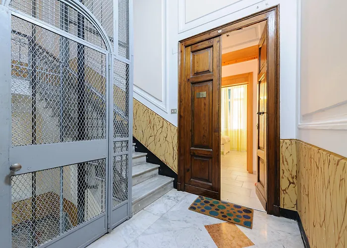 Via Aniello Falcone 72b